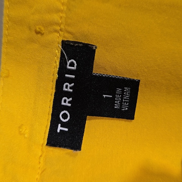 Torrid Yellow Rayon and Lace Blouse Size 1X - Picture 4 of 8